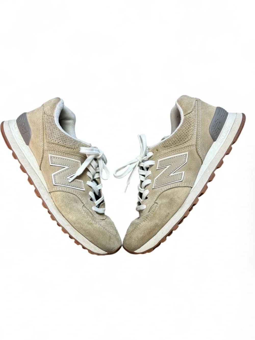 New Balance Woman’s Beige Suede Retro Sneaker